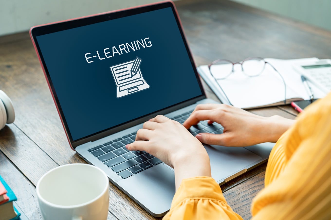 Dlaczego platformy e-learning są przyszłością rozwoju kompetencji w firmach?